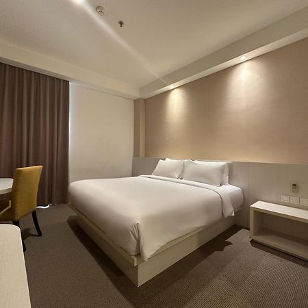 Yasmin Hotel Karawaci Tangerang Exterior foto
