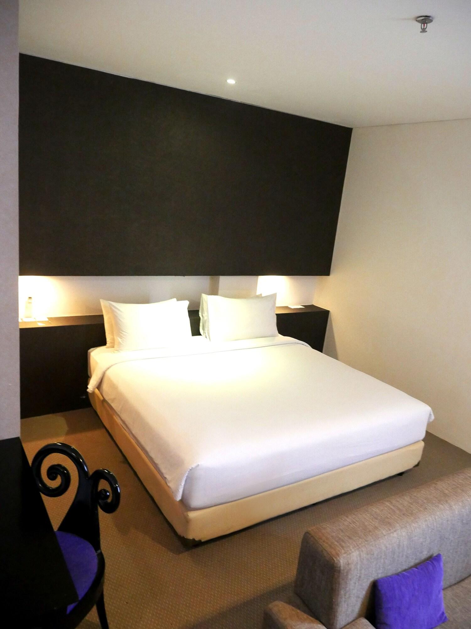 Yasmin Hotel Karawaci Tangerang Exterior foto