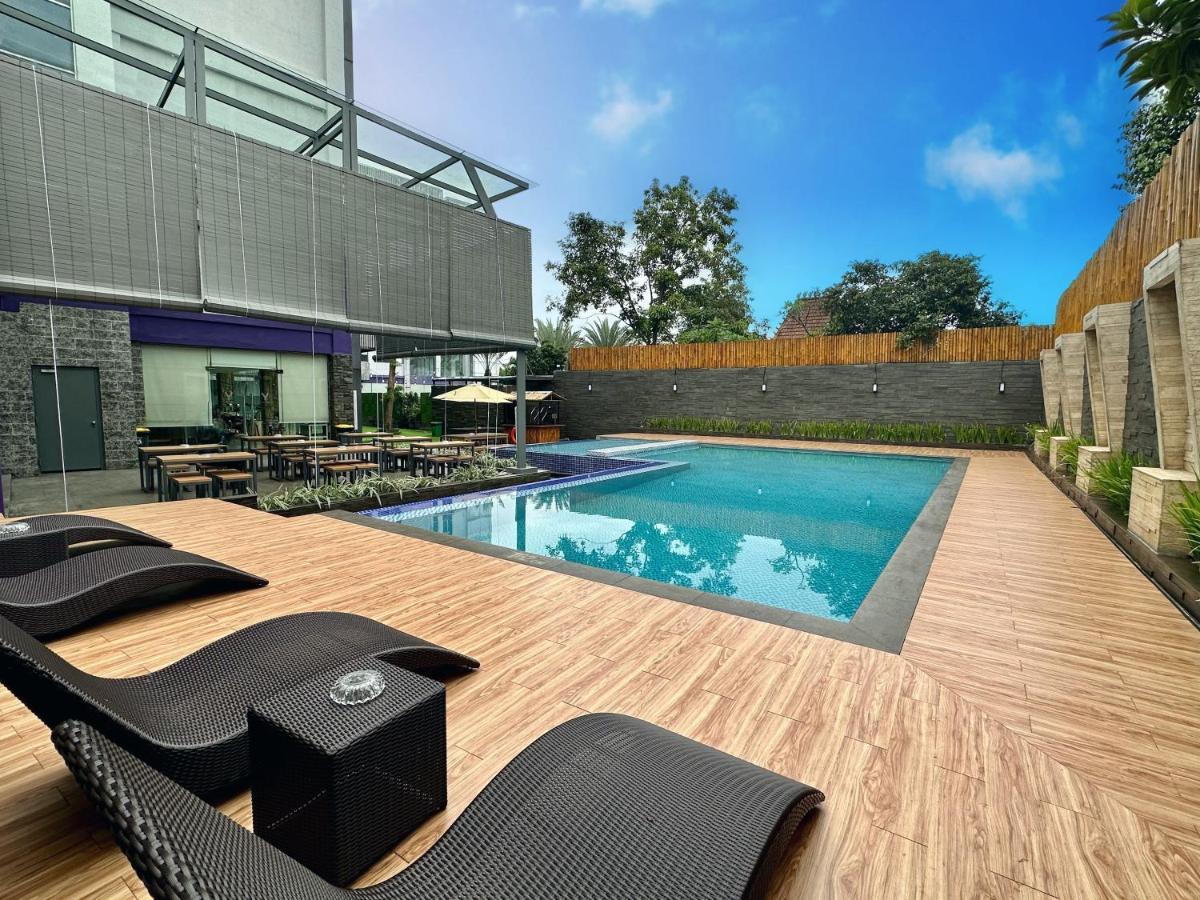 Yasmin Hotel Karawaci Tangerang Exterior foto