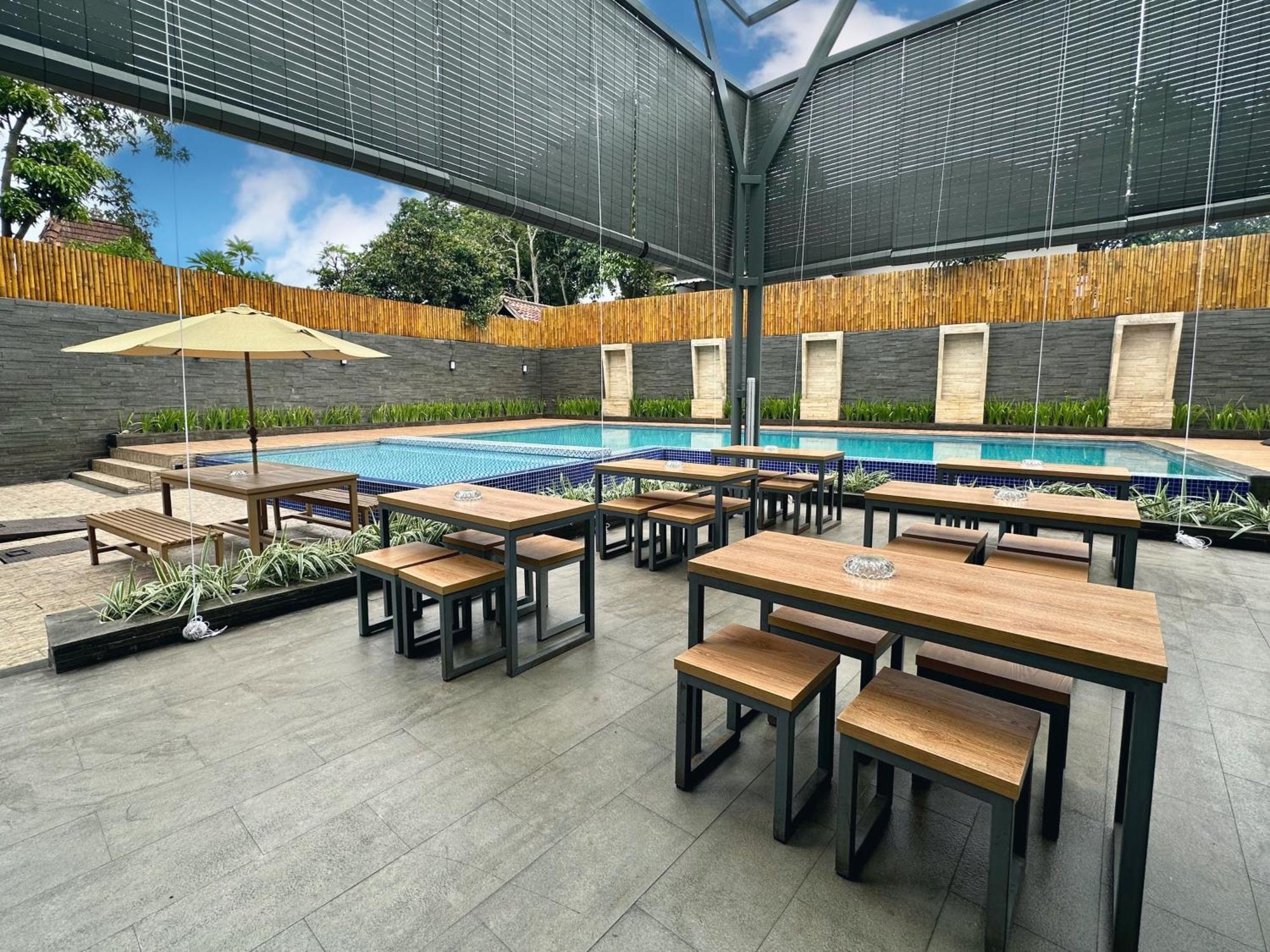 Yasmin Hotel Karawaci Tangerang Exterior foto