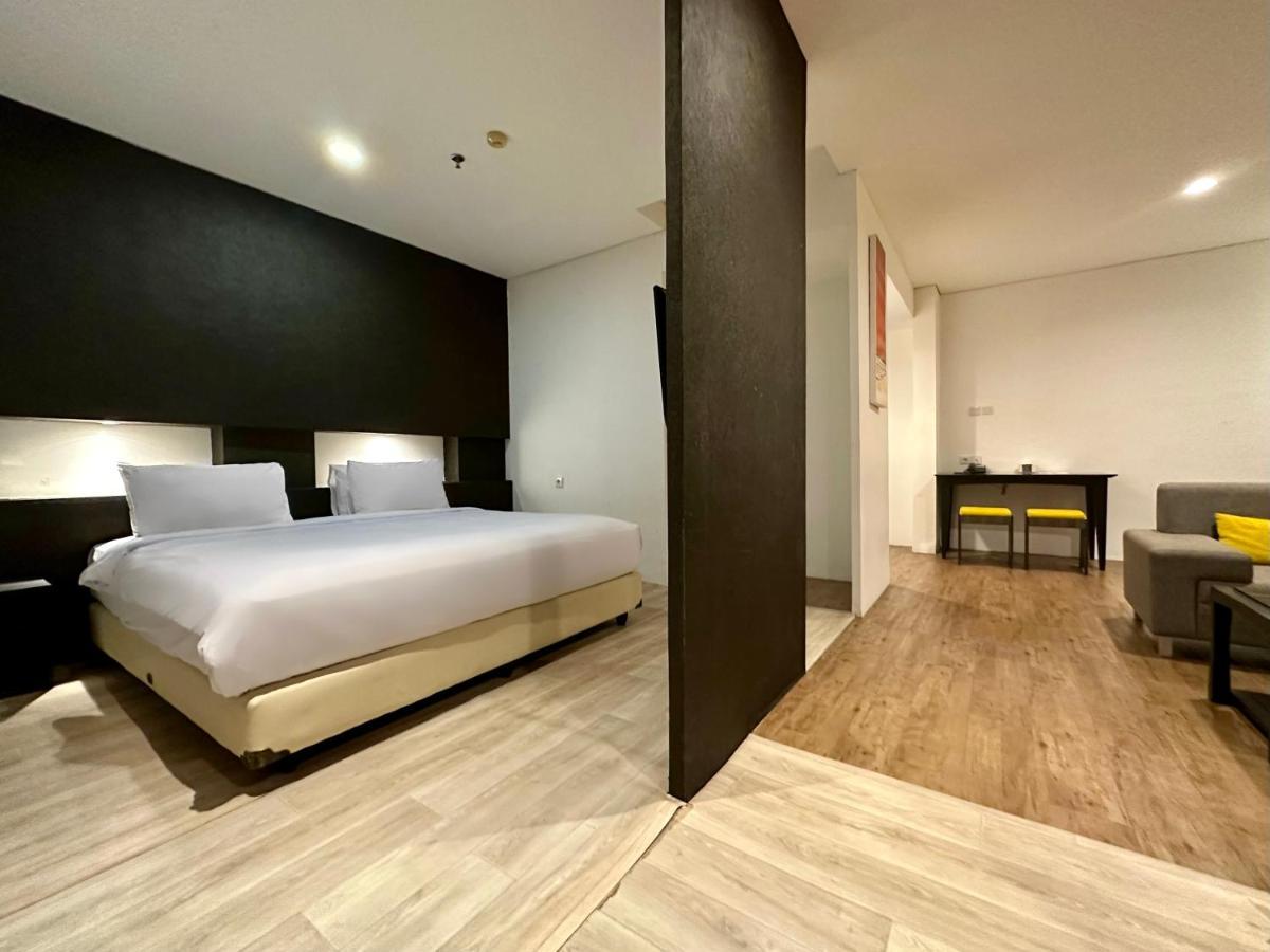 Yasmin Hotel Karawaci Tangerang Exterior foto