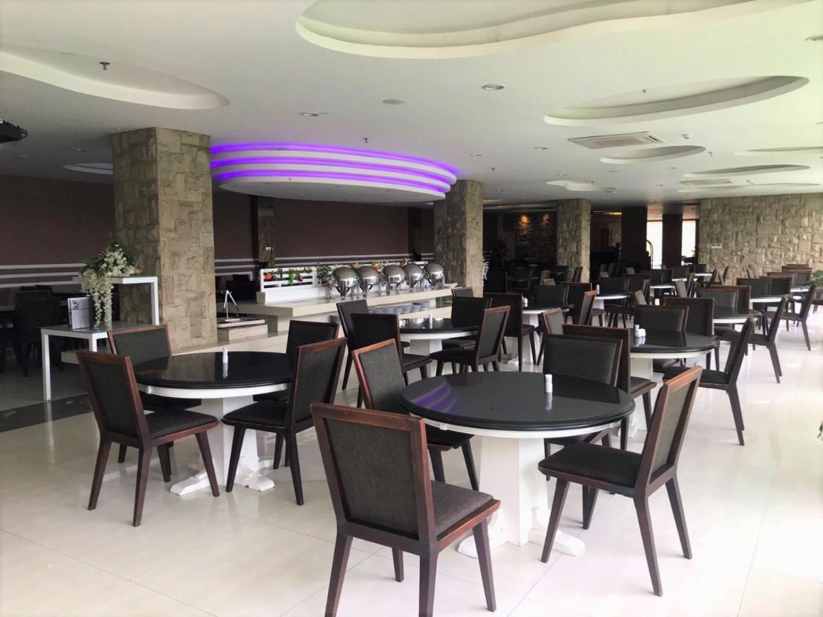 Yasmin Hotel Karawaci Tangerang Exterior foto