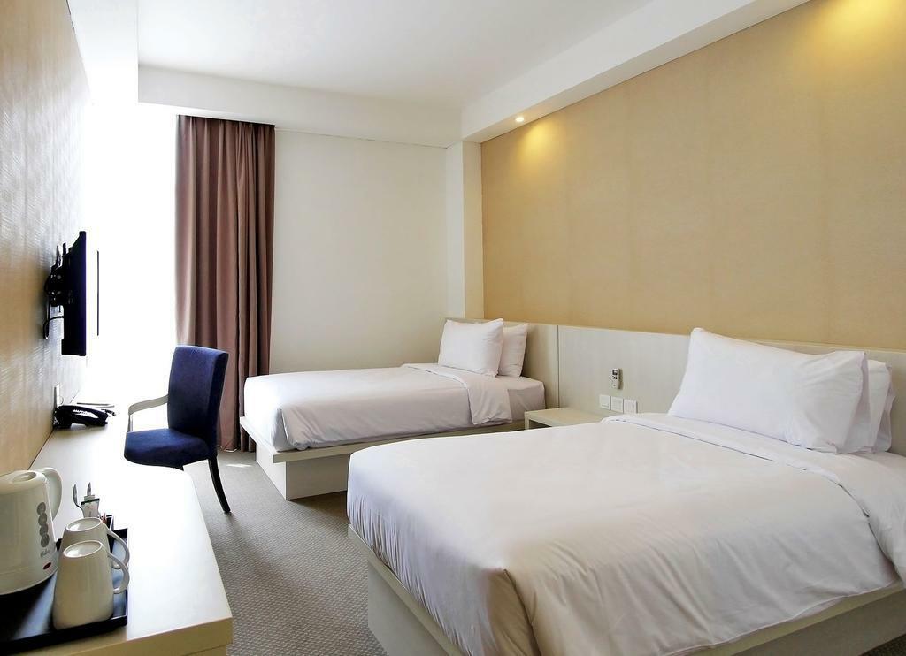 Yasmin Hotel Karawaci Tangerang Exterior foto